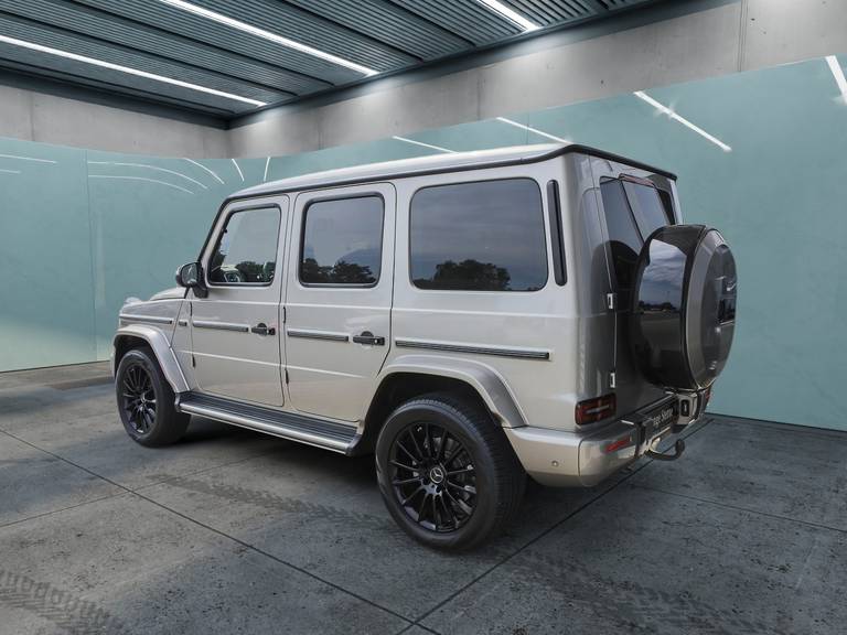 Mercedes-Benz G 500